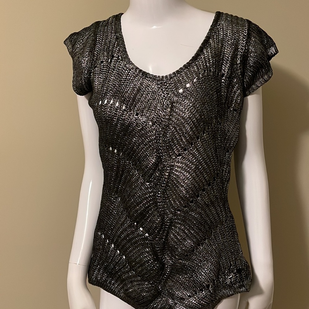 Short sleeved sweater